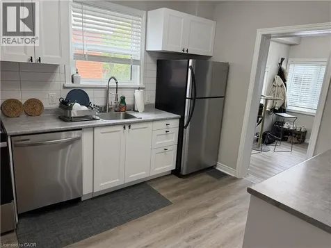 24 East 25th Street Hamilton ON L8V 3A1