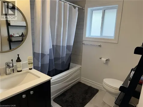 24 East 25th Street Hamilton ON L8V 3A1