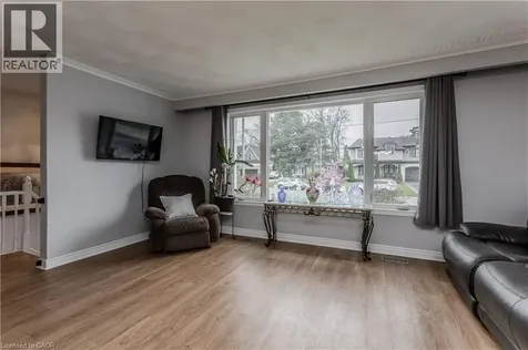 283 Vilma Drive Oakville ON L6L 3J9