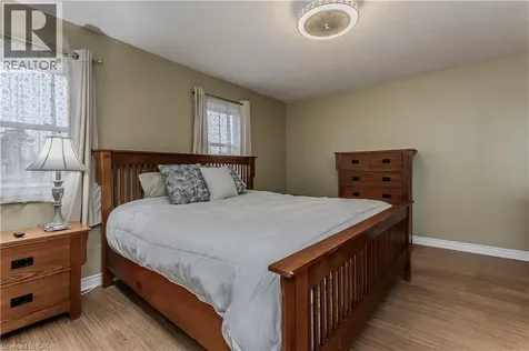 283 Vilma Drive Oakville ON L6L 3J9