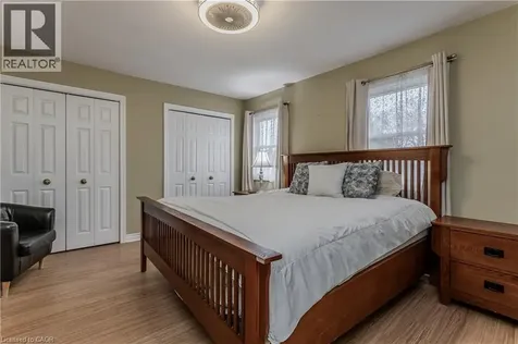283 Vilma Drive Oakville ON L6L 3J9