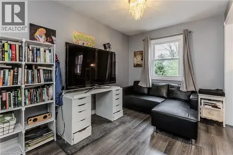283 Vilma Drive Oakville ON L6L 3J9