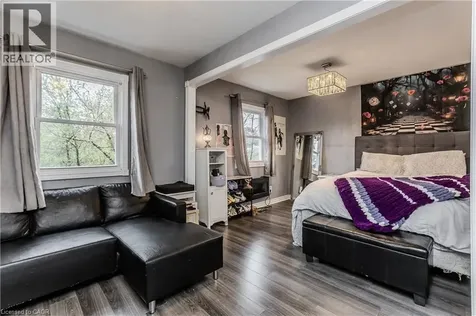 283 Vilma Drive Oakville ON L6L 3J9