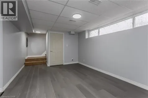 283 Vilma Drive Oakville ON L6L 3J9