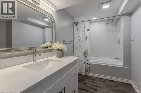 283 Vilma Drive Oakville ON L6L 3J9