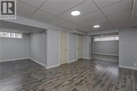 283 Vilma Drive Oakville ON L6L 3J9