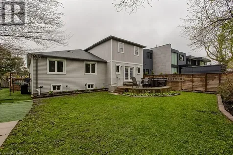 283 Vilma Drive Oakville ON L6L 3J9