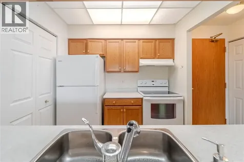 315 Village Grove Drive Tecumseh ON N8N 5G4