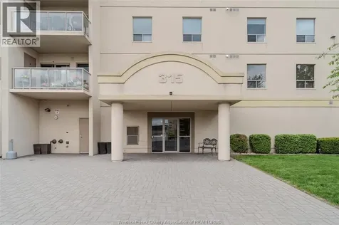 315 Village Grove Drive Tecumseh ON N8N 5G4