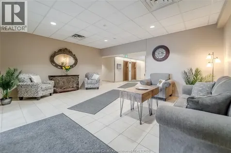 315 Village Grove Drive Tecumseh ON N8N 5G4