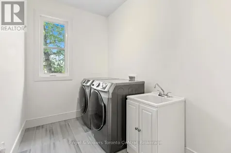 14 Thomas Street Wasaga Beach ON L9Z 2Y9
