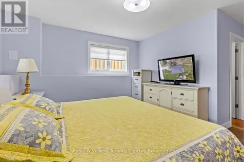 14 Thomas Street Wasaga Beach ON L9Z 2Y9