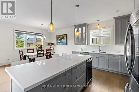 14 Thomas Street Wasaga Beach ON L9Z 2Y9