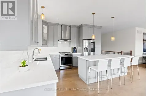 14 Thomas Street Wasaga Beach ON L9Z 2Y9