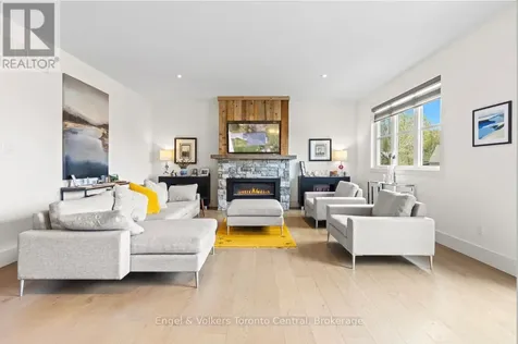 14 Thomas Street Wasaga Beach ON L9Z 2Y9