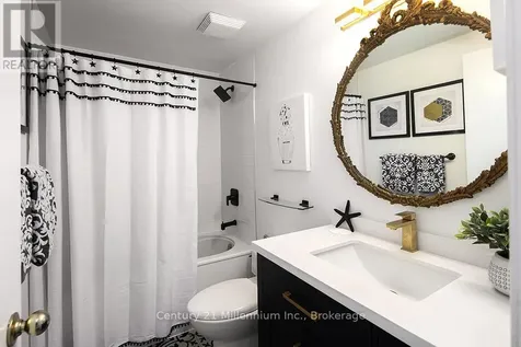 493 Oxbow Crescent Collingwood ON L9Y 5B4