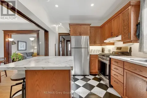407 5th Street East Owen Sound ON N4K 1C9
