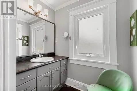 407 5th Street East Owen Sound ON N4K 1C9