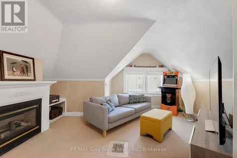 407 5th Street East Owen Sound ON N4K 1C9