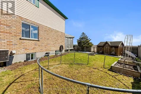 59 Dales Drive Mapleton ON N0G 1P0