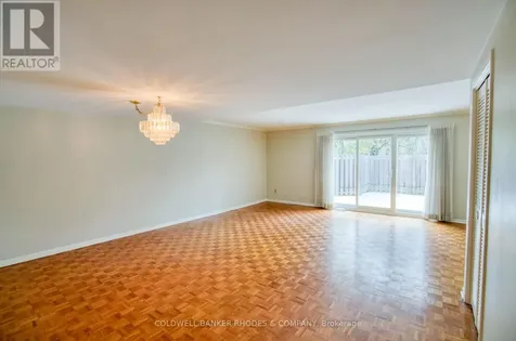 215 Mackay Street Ottawa ON K1M 2B6