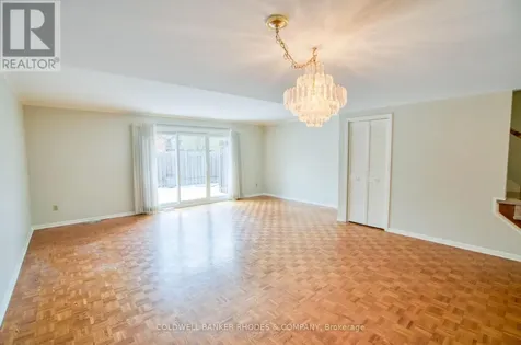 215 Mackay Street Ottawa ON K1M 2B6