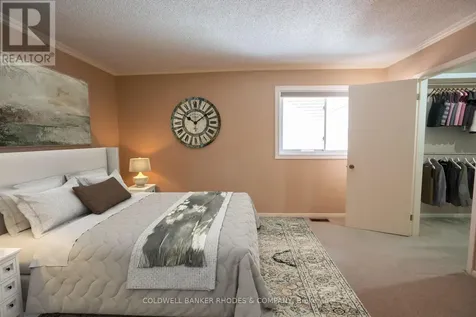 215 Mackay Street Ottawa ON K1M 2B6