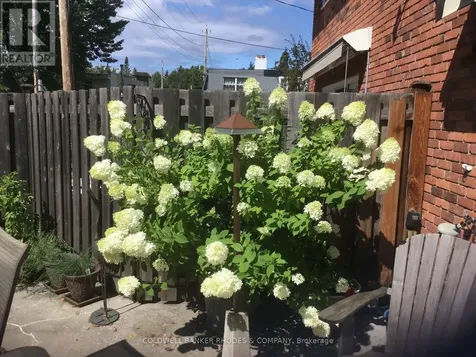 215 Mackay Street Ottawa ON K1M 2B6