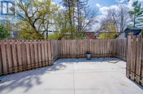 215 Mackay Street Ottawa ON K1M 2B6