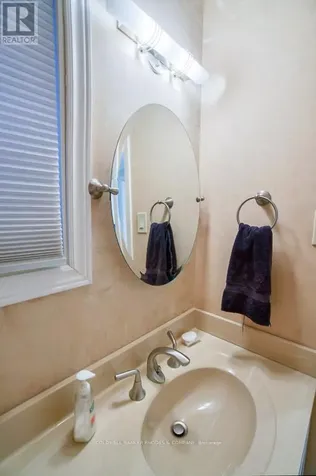 215 Mackay Street Ottawa ON K1M 2B6
