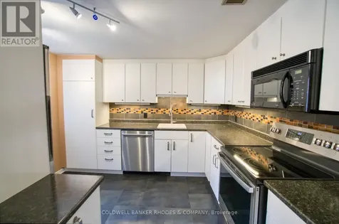 215 Mackay Street Ottawa ON K1M 2B6