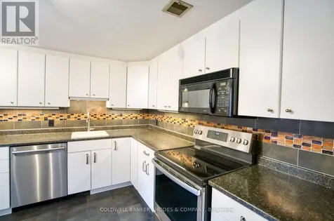 215 Mackay Street Ottawa ON K1M 2B6