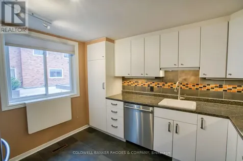 215 Mackay Street Ottawa ON K1M 2B6
