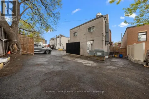 827 Somerset Street West Ottawa ON K1R 6R4