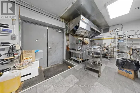 827 Somerset Street West Ottawa ON K1R 6R4