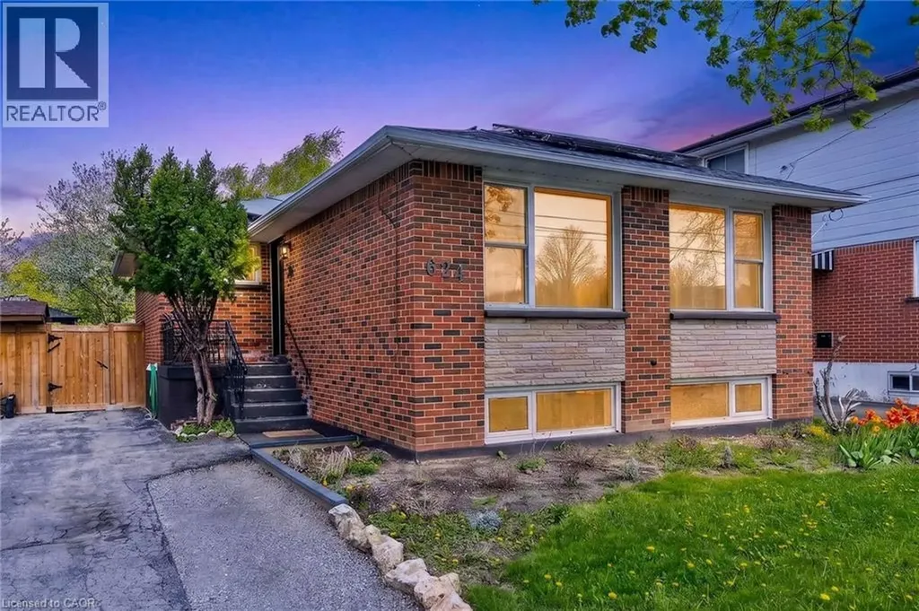 624 Upper Ottawa Street Hamilton ON L8T 3T5