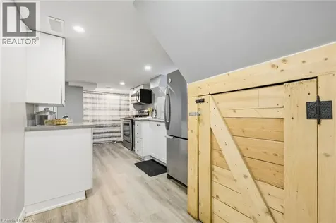 624 Upper Ottawa Street Hamilton ON L8T 3T5