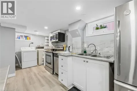 624 Upper Ottawa Street Hamilton ON L8T 3T5