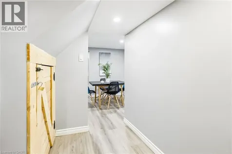 624 Upper Ottawa Street Hamilton ON L8T 3T5