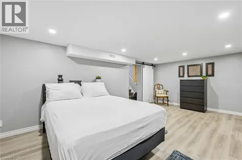 624 Upper Ottawa Street Hamilton ON L8T 3T5