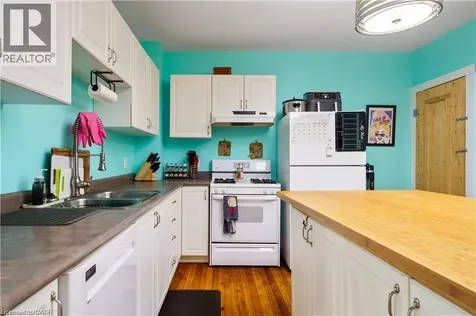219 Avondale Street Hamilton ON L8L 7C4
