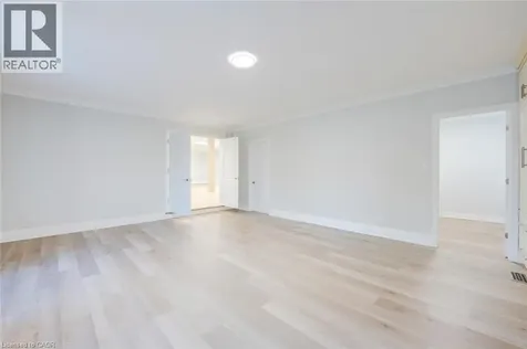 8 Ridgewood Drive Richmond Hill ON L4E 3M1