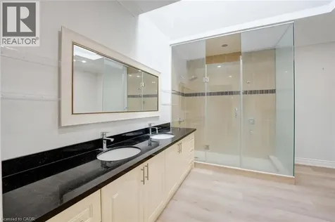 8 Ridgewood Drive Richmond Hill ON L4E 3M1