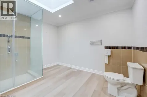 8 Ridgewood Drive Richmond Hill ON L4E 3M1