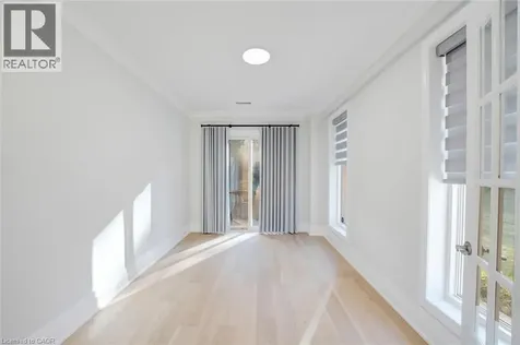 8 Ridgewood Drive Richmond Hill ON L4E 3M1