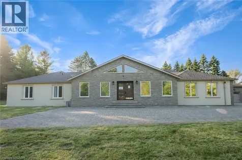 8 Ridgewood Drive Richmond Hill ON L4E 3M1