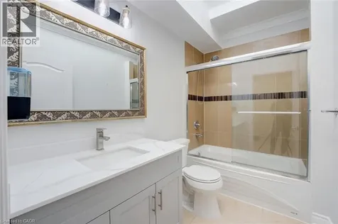 8 Ridgewood Drive Richmond Hill ON L4E 3M1