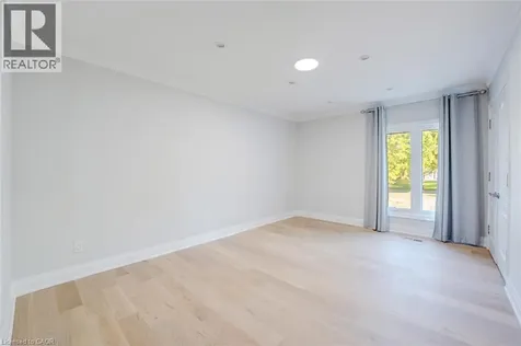8 Ridgewood Drive Richmond Hill ON L4E 3M1