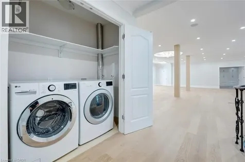 8 Ridgewood Drive Richmond Hill ON L4E 3M1