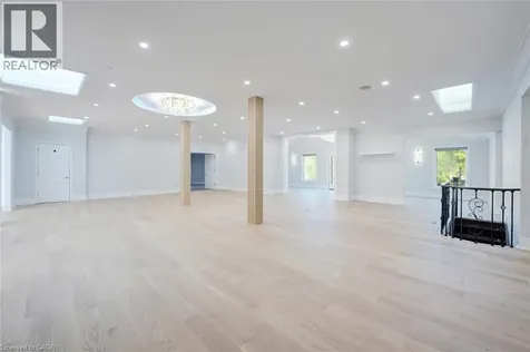 8 Ridgewood Drive Richmond Hill ON L4E 3M1